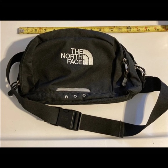 SOLD *** Vintage Fanny Pack - Picture 8 of 9
